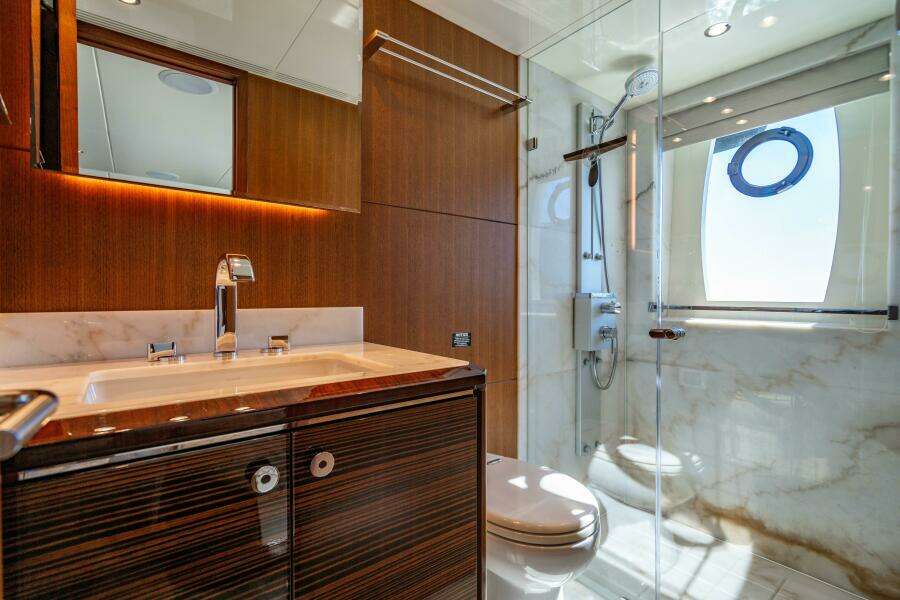 PALADIN 100ft Ocean Alexander Yacht For Sale