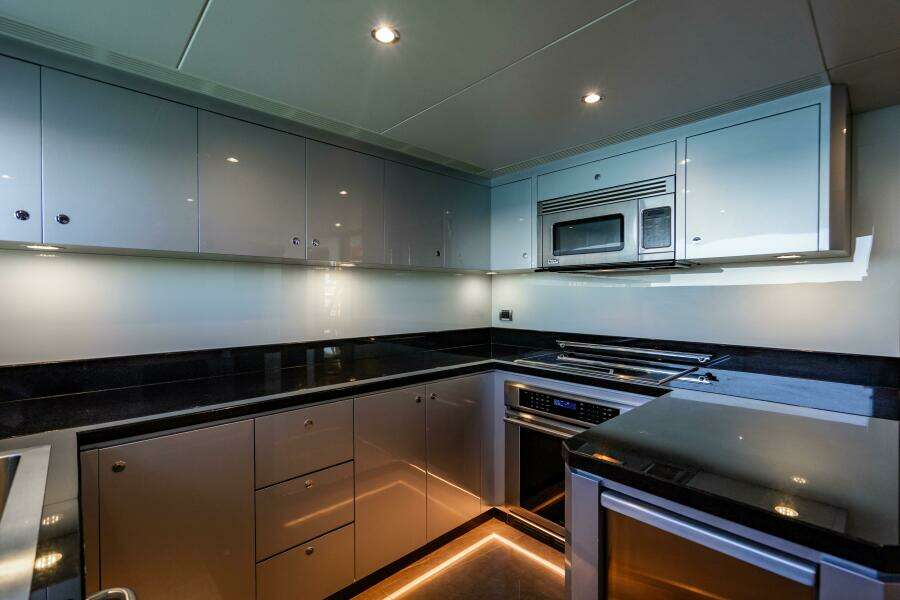 PALADIN 100ft Ocean Alexander Yacht For Sale