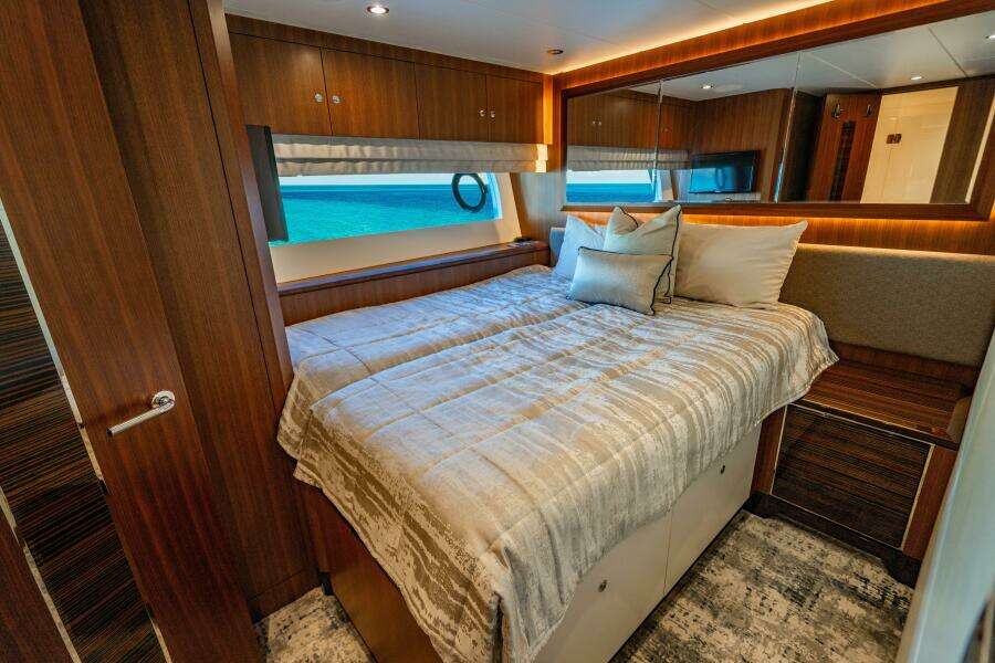 PALADIN 100ft Ocean Alexander Yacht For Sale