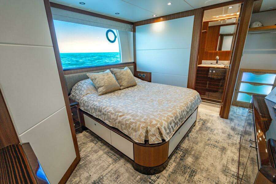 PALADIN 100ft Ocean Alexander Yacht For Sale