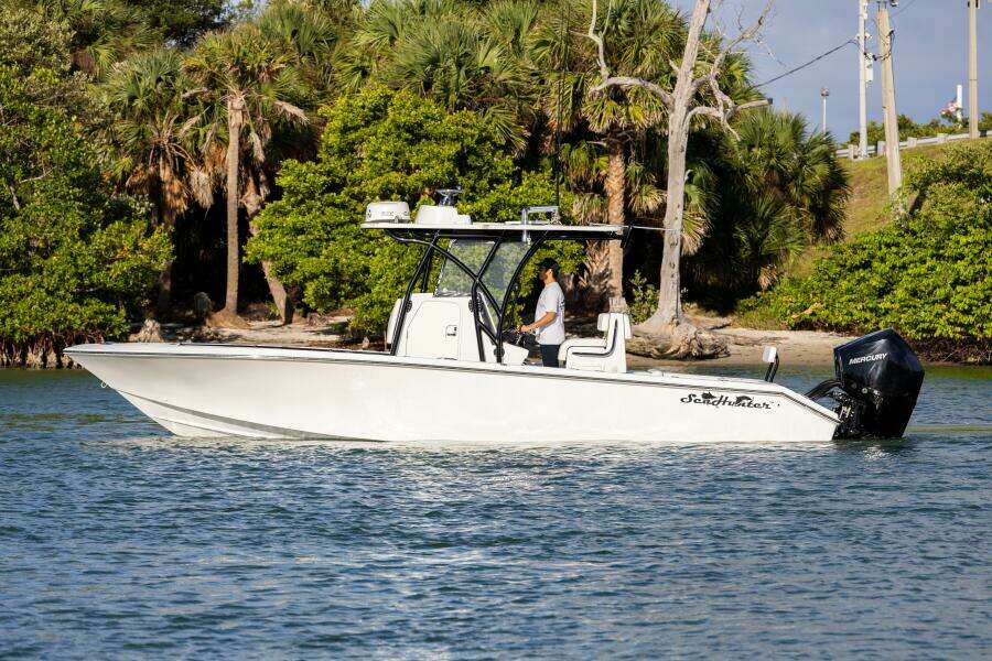 28ft SeaHunter Yacht For Sale
