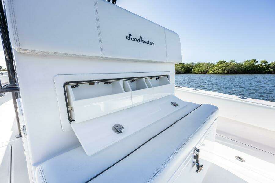 28ft SeaHunter Yacht For Sale
