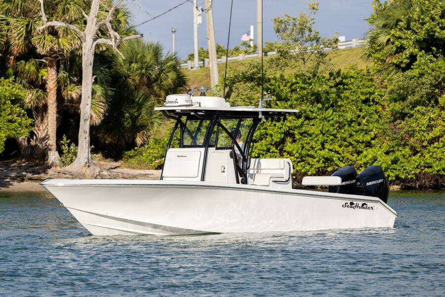 28ft SeaHunter Yacht For Sale