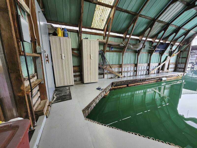 Boathouse 31ft Other Yacht For Sale