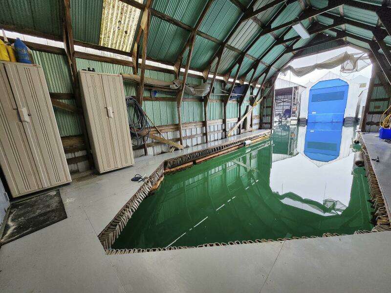 Boathouse 31ft Other Yacht For Sale