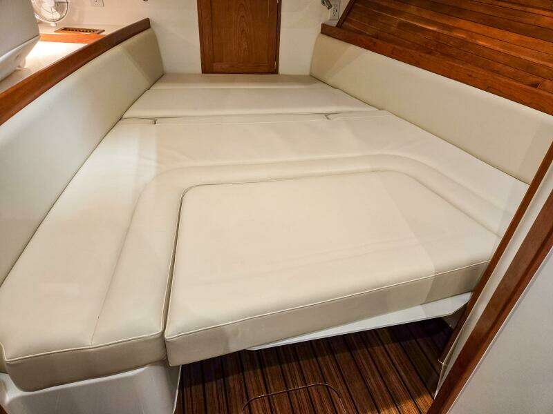 HIGH DEFINITION 47ft MJM Yacht For Sale