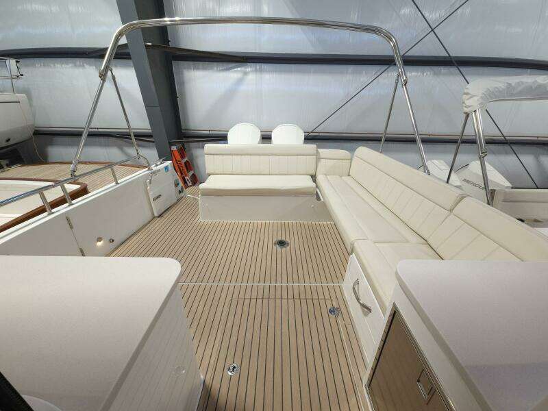 HIGH DEFINITION 47ft MJM Yacht For Sale