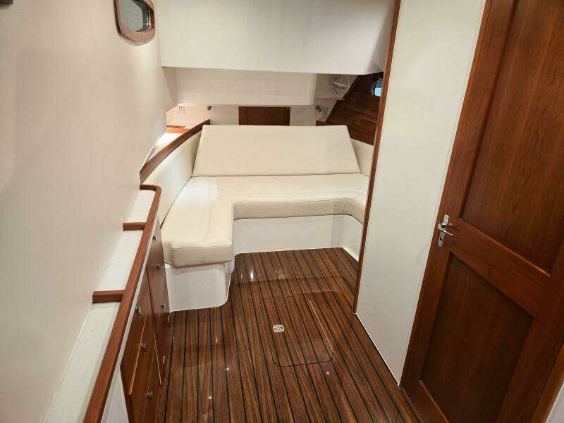 HIGH DEFINITION 47ft MJM Yacht For Sale