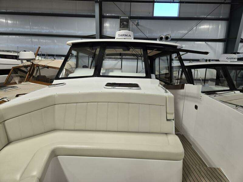 HIGH DEFINITION 47ft MJM Yacht For Sale