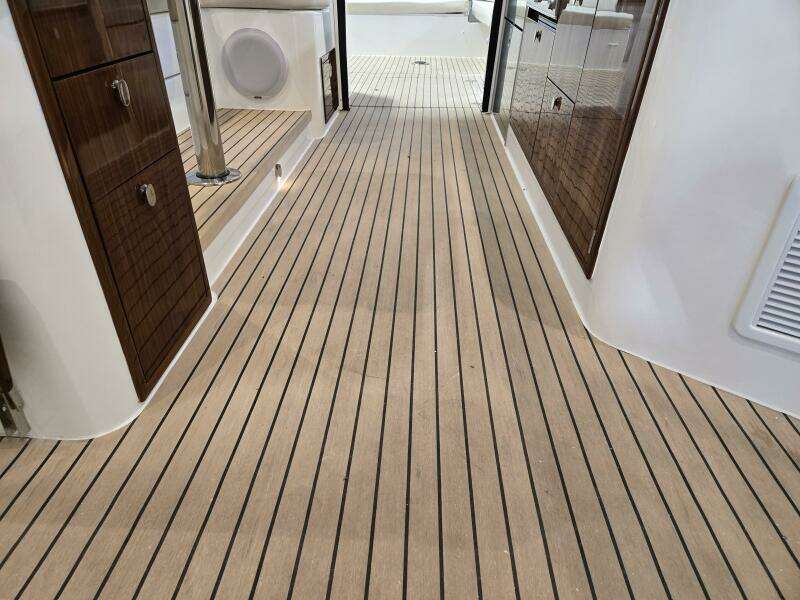 HIGH DEFINITION 47ft MJM Yacht For Sale