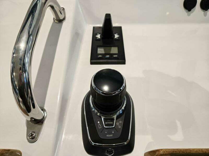 HIGH DEFINITION 47ft MJM Yacht For Sale