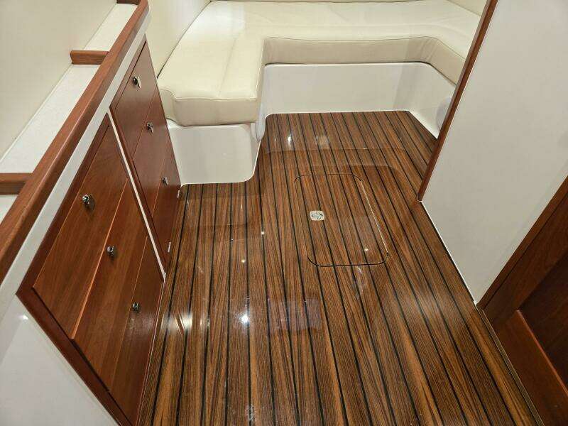 HIGH DEFINITION 47ft MJM Yacht For Sale