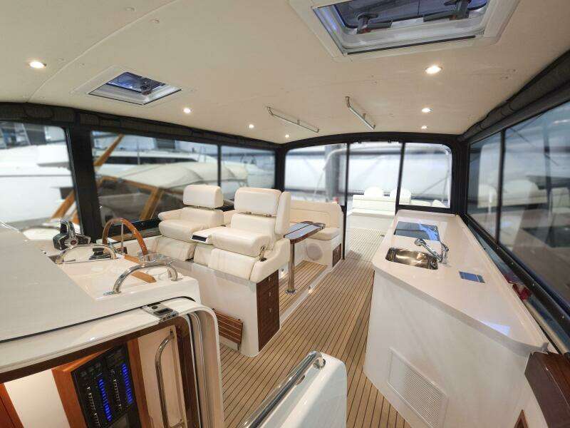 HIGH DEFINITION 47ft MJM Yacht For Sale