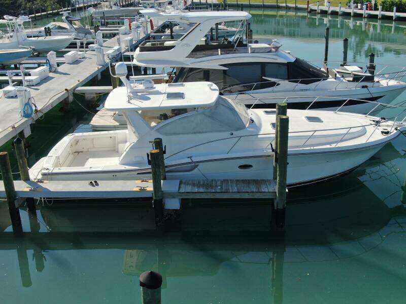 2004 Tiara Yachts 42 