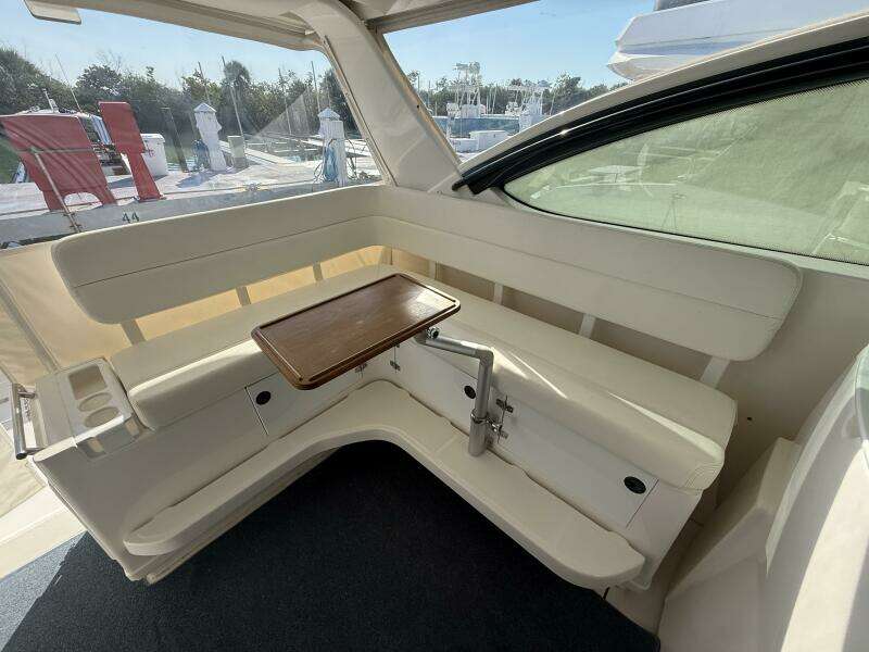 2004 Tiara Yachts 42 