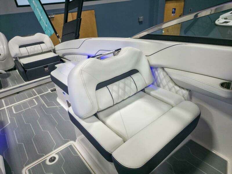 26ft Regal Yacht For Sale