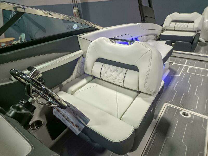 26ft Regal Yacht For Sale