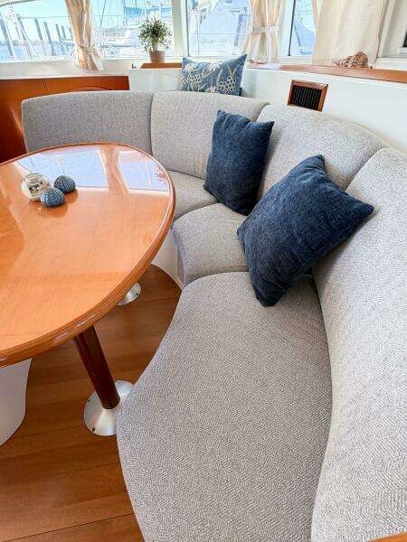 NO KA OI 38ft Lagoon Yacht For Sale