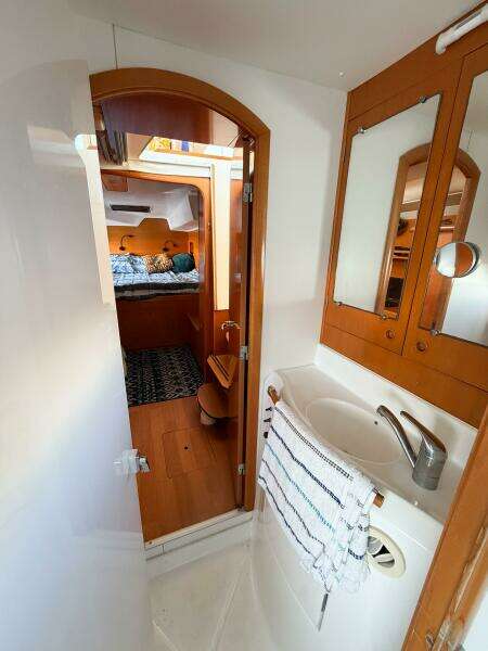 NO KA OI 38ft Lagoon Yacht For Sale