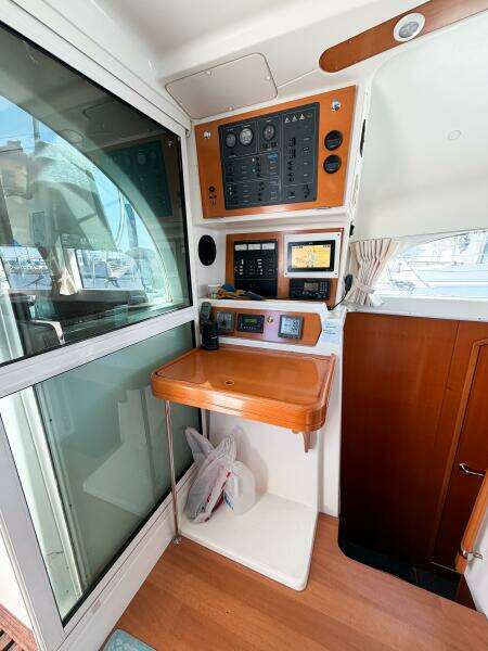 NO KA OI 38ft Lagoon Yacht For Sale