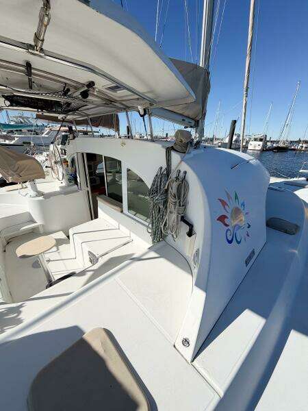 NO KA OI 38ft Lagoon Yacht For Sale