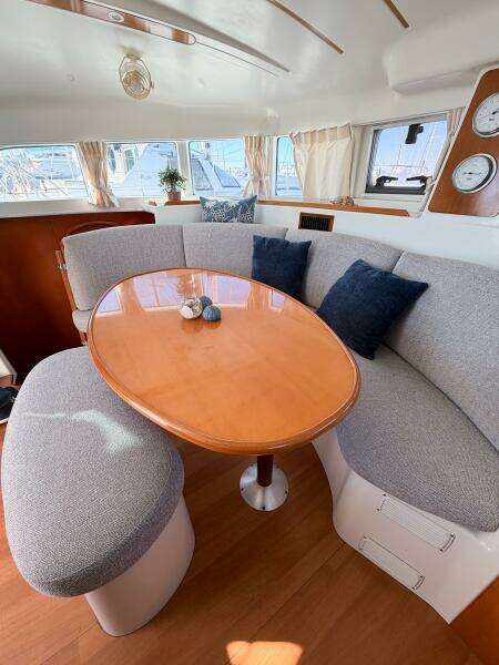 NO KA OI 38ft Lagoon Yacht For Sale
