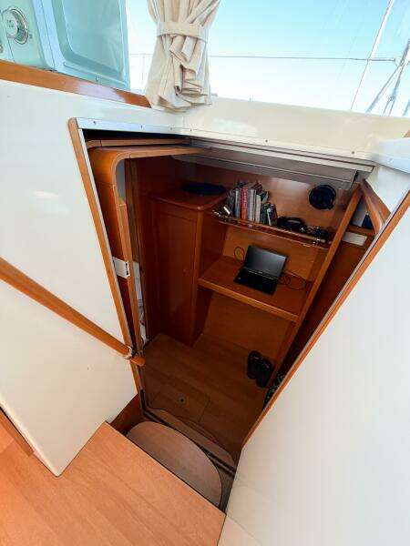 NO KA OI 38ft Lagoon Yacht For Sale