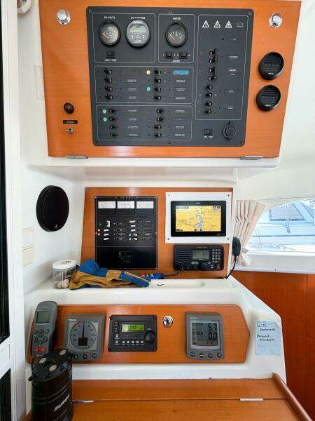 NO KA OI 38ft Lagoon Yacht For Sale