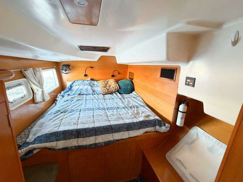 NO KA OI 38ft Lagoon Yacht For Sale