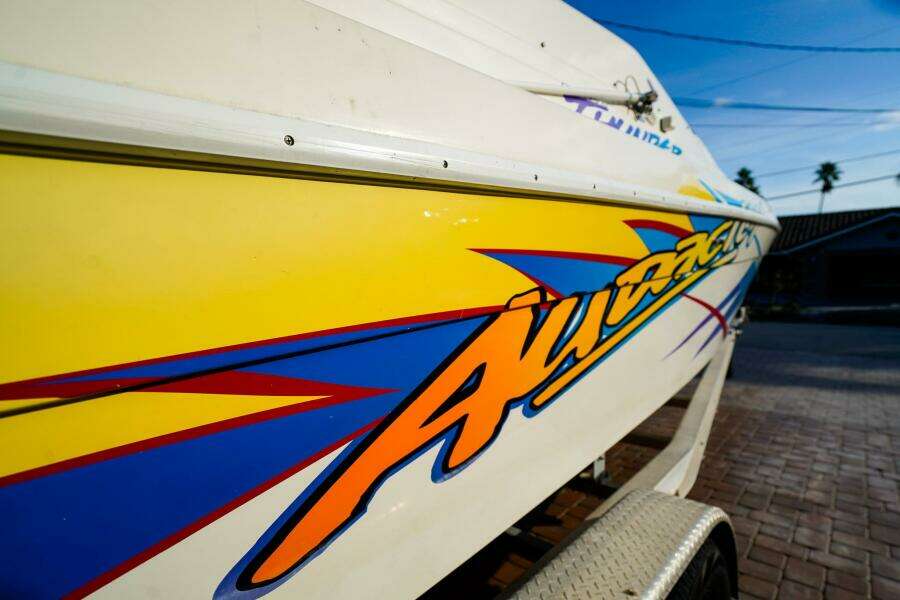 32ft Active Thunder Yacht For Sale