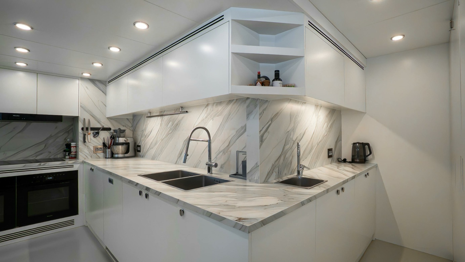 RAY 107ft Numarine Yacht For Sale