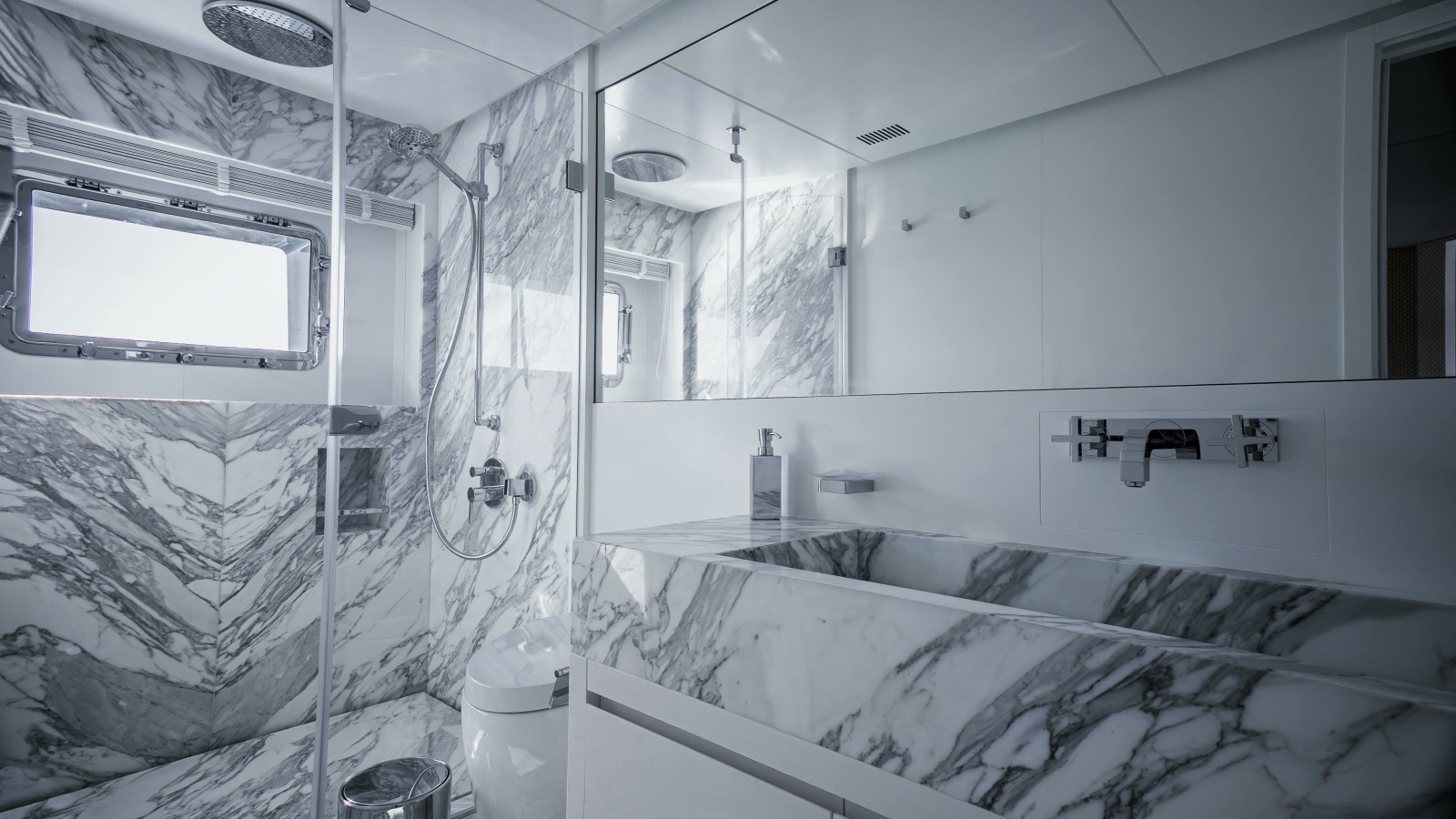 RAY 107ft Numarine Yacht For Sale