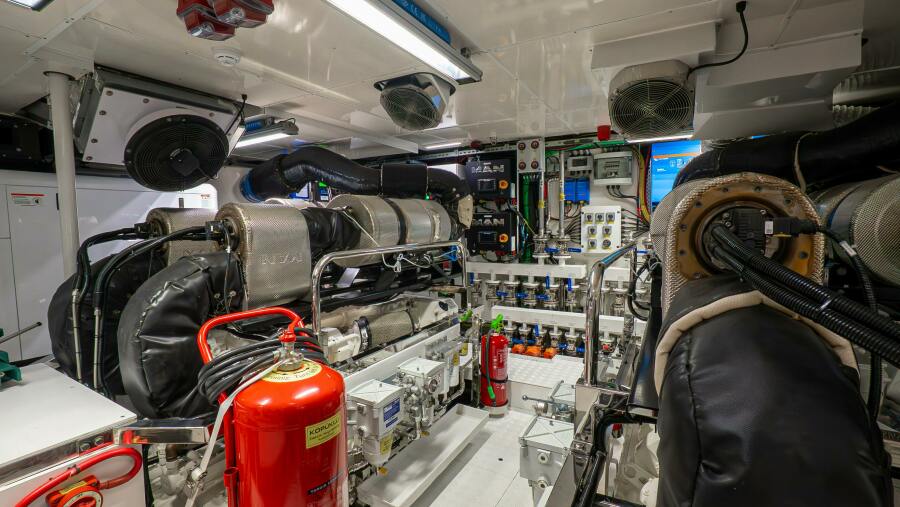 107' 2025 Numarine Numarine 32XP