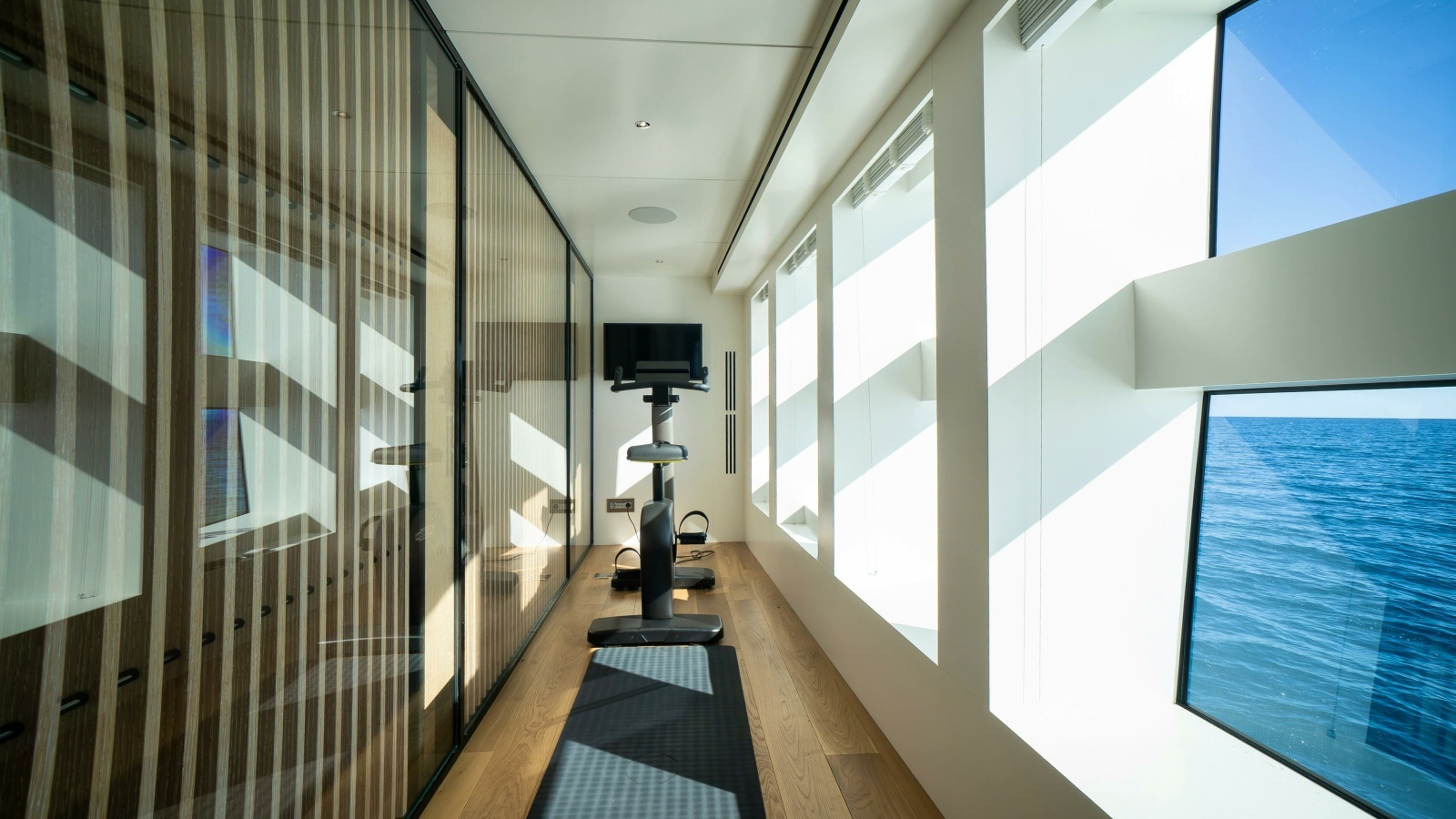 RAY 107ft Numarine Yacht For Sale