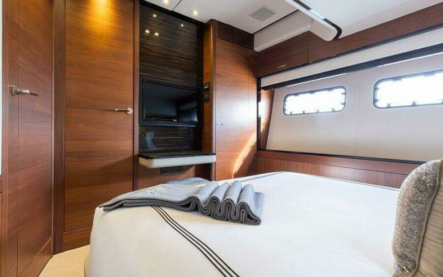 LADY LUCKEY 75ft Princess Yacht For Sale