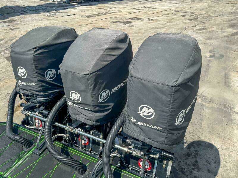 LIFE S AWESOME 38ft Statement Yacht For Sale