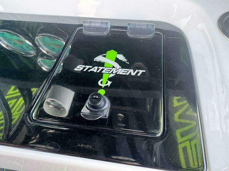 LIFE S AWESOME 38ft Statement Yacht For Sale