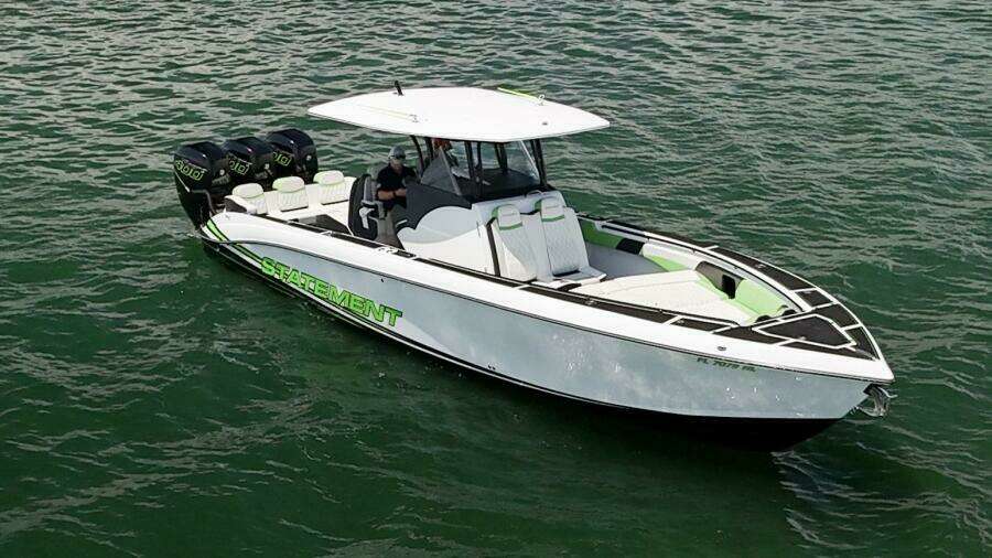 LIFE S AWESOME 38ft Statement Yacht For Sale