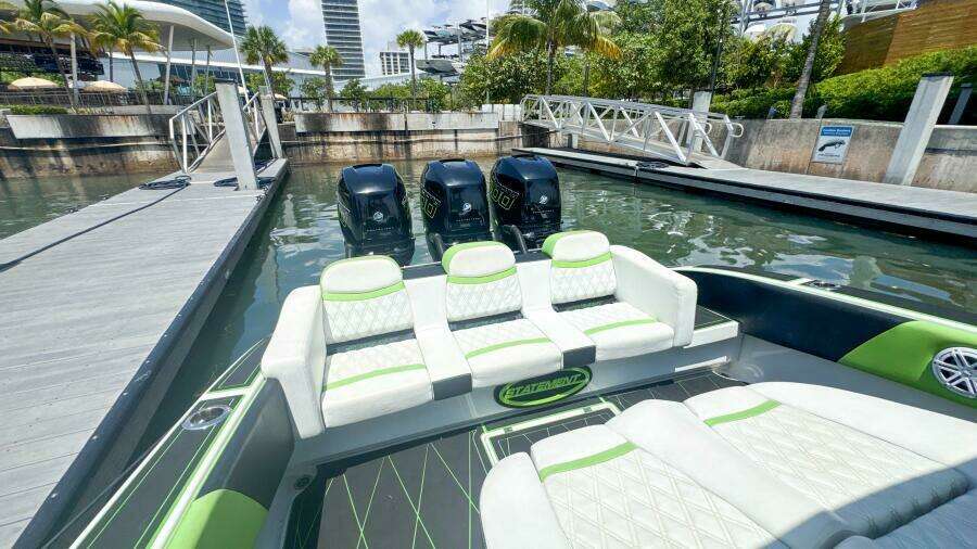 LIFE S AWESOME 38ft Statement Yacht For Sale