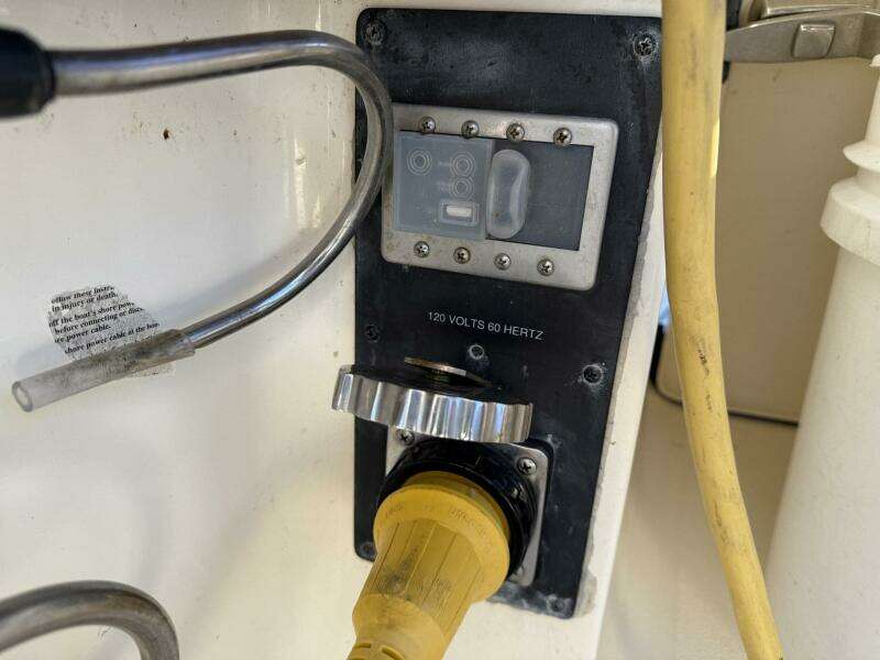 Electric Arc 35ft Scout Yacht For Sale