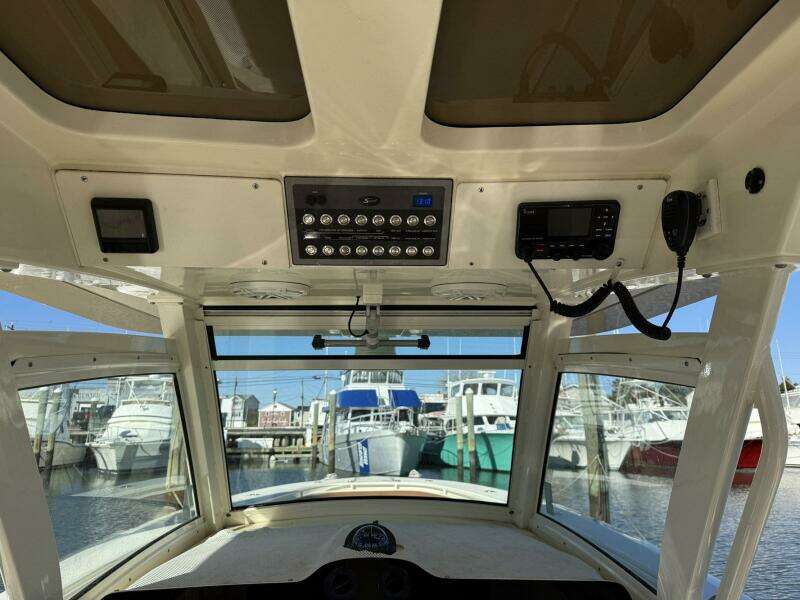 Electric Arc 35ft Scout Yacht For Sale