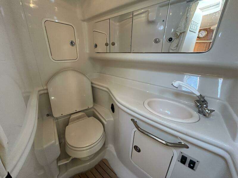 32ft Sea Ray Yacht For Sale