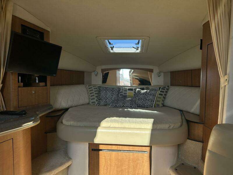 32ft Sea Ray Yacht For Sale