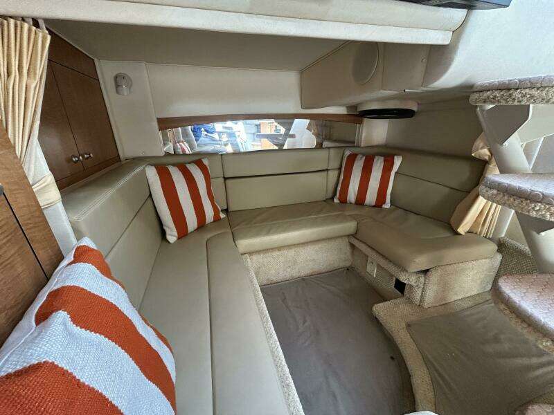 32ft Sea Ray Yacht For Sale