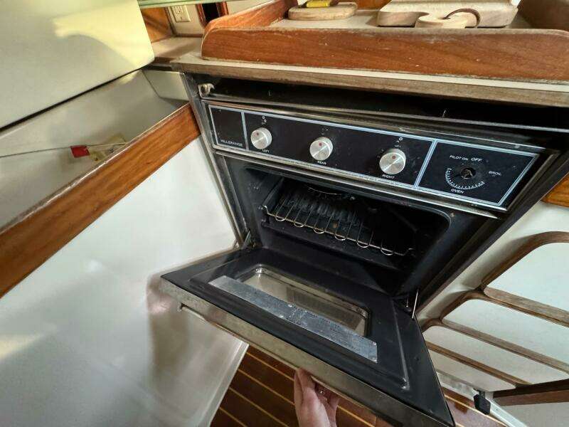 38ft Irwin Yacht For Sale