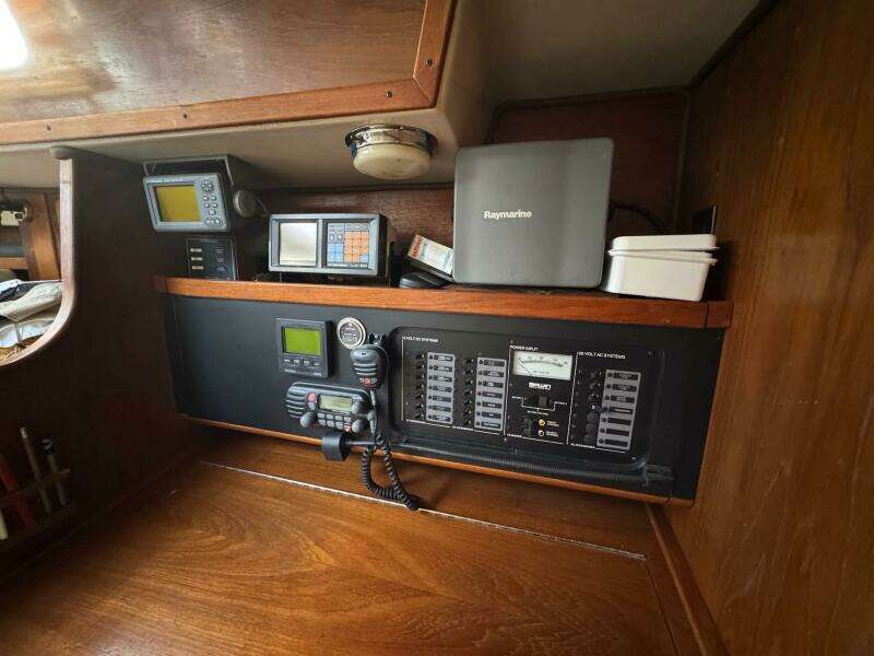 38ft Irwin Yacht For Sale