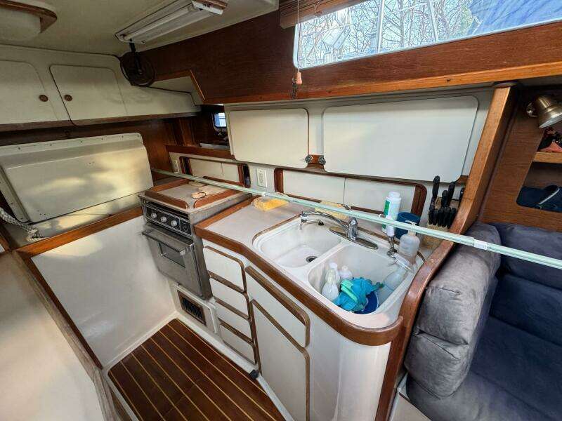 38ft Irwin Yacht For Sale