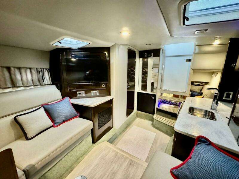 2016 Formula 370 Super Sport- HOODY- Salon