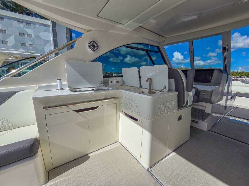 36ft Regal Yacht For Sale