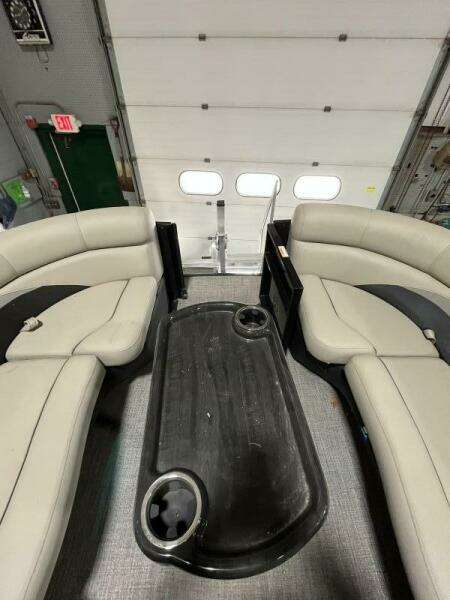 22ft Barletta Yacht For Sale